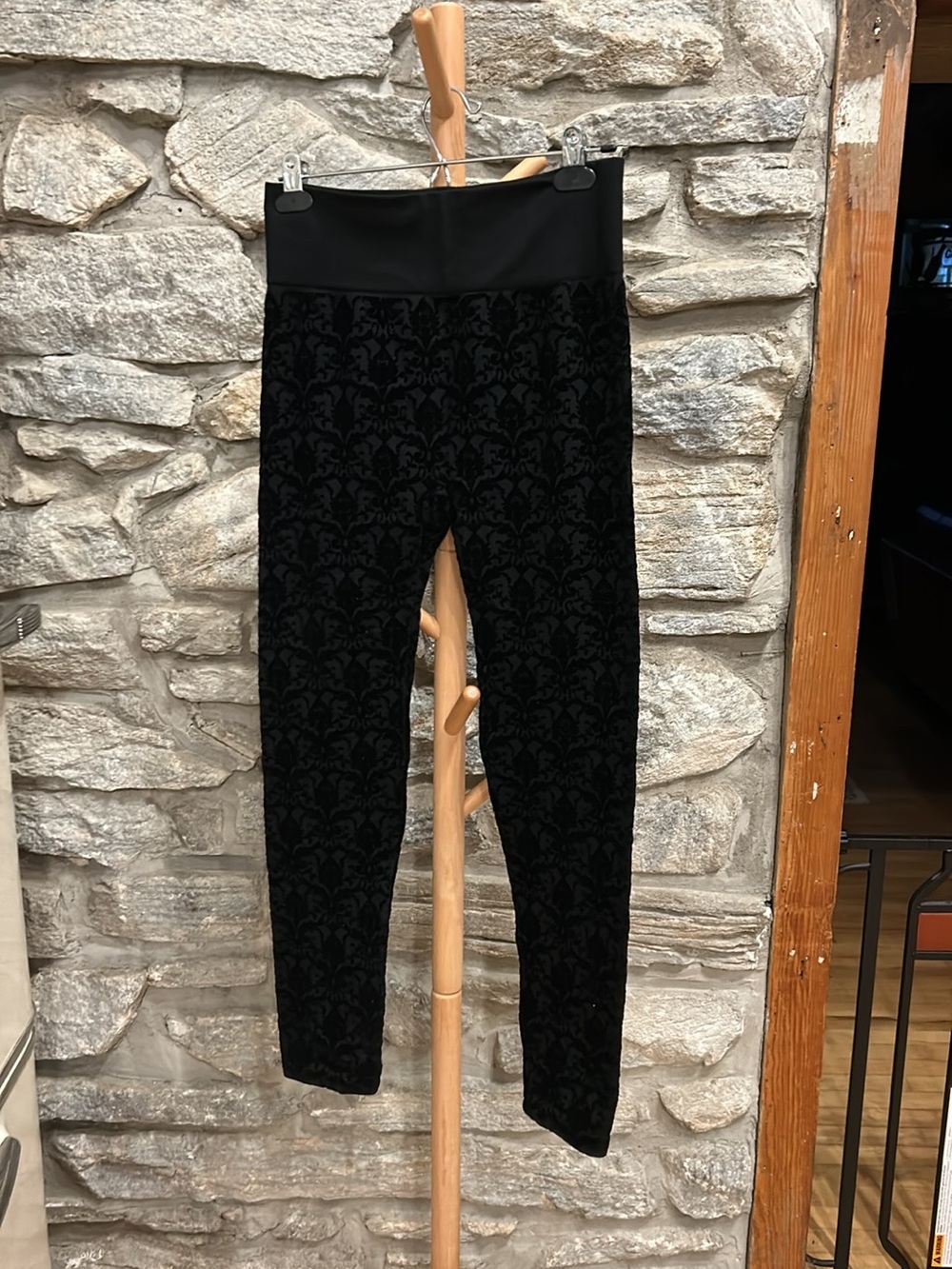Damask-Print Velvet Leggings